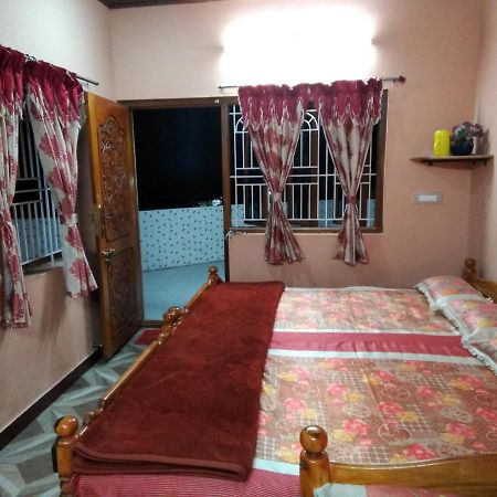 Maniis Homestay Valparai Exterior photo