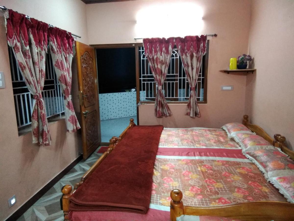 Maniis Homestay Valparai Exterior photo