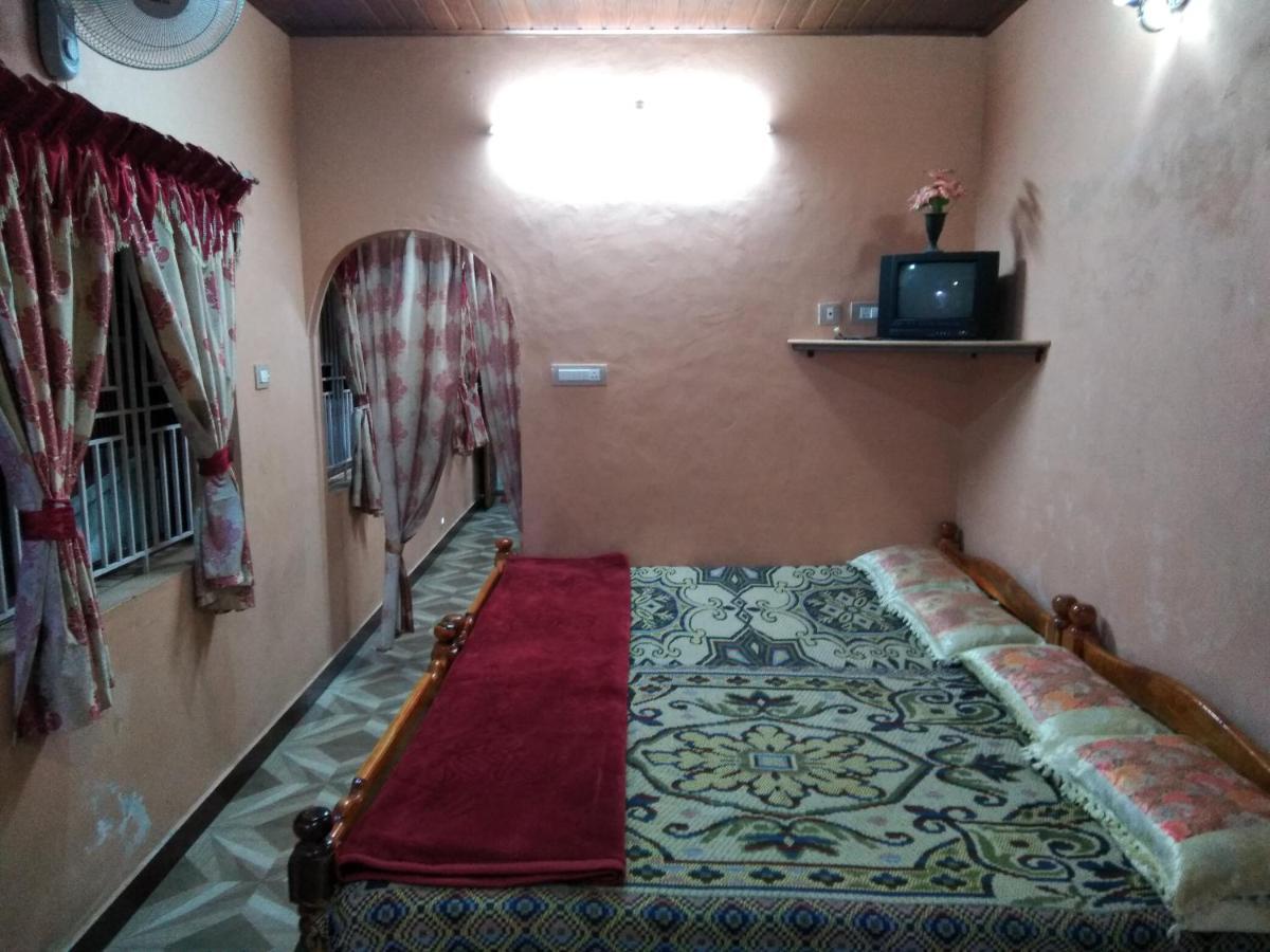 Maniis Homestay Valparai Exterior photo