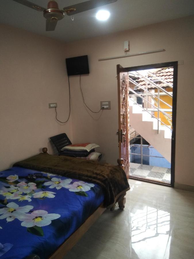 Maniis Homestay Valparai Exterior photo