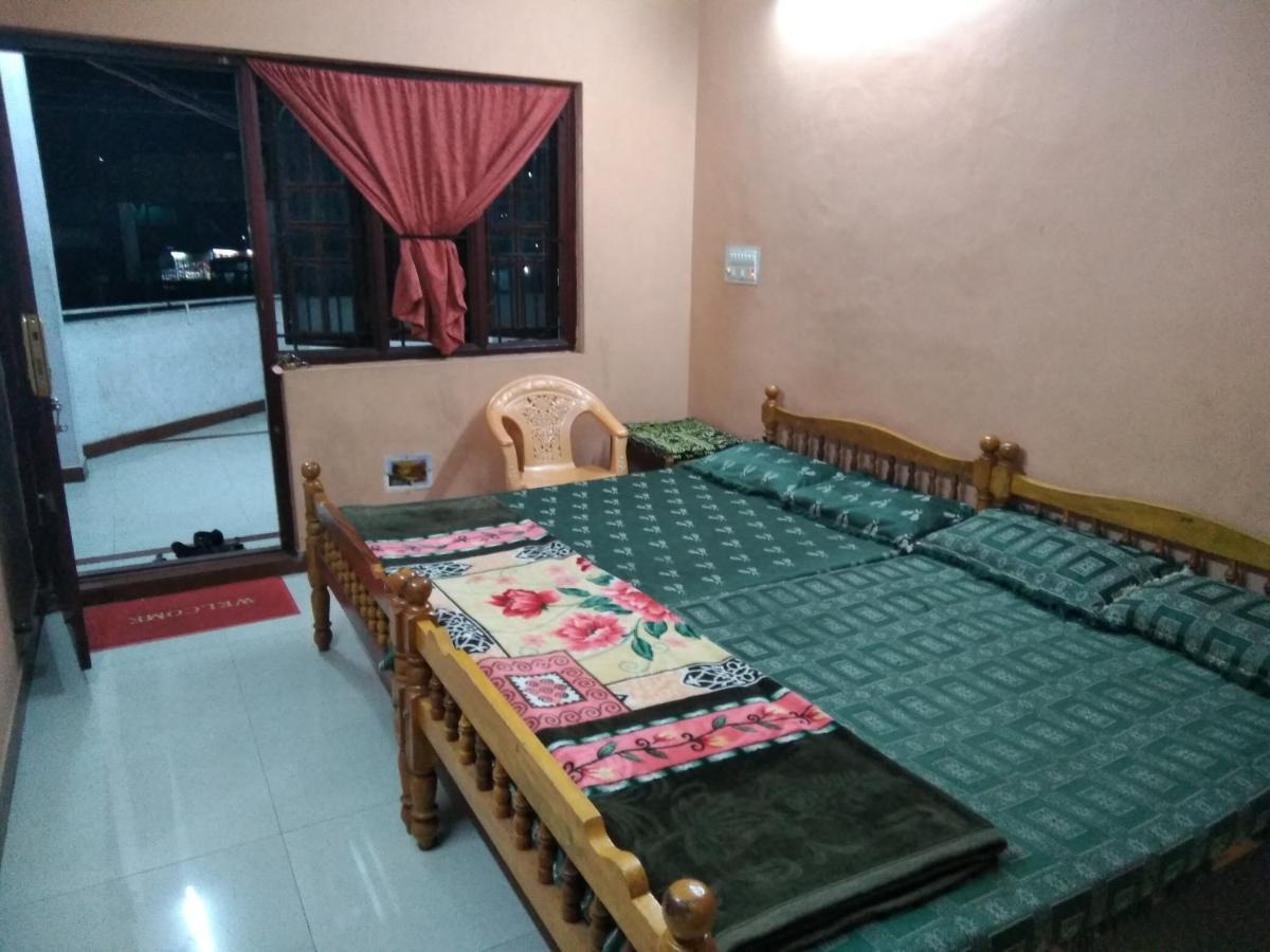 Maniis Homestay Valparai Exterior photo